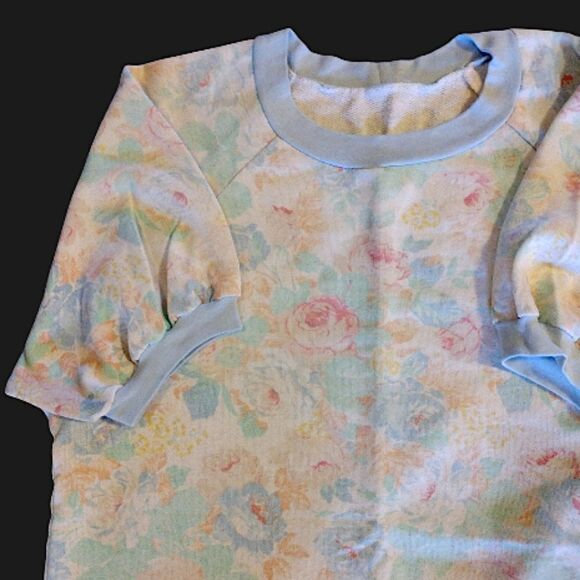 VTG 80s White Blue Floral Short Sleeve Pullover Sweatshirt *Fits like Medium - Picture 2 of 9